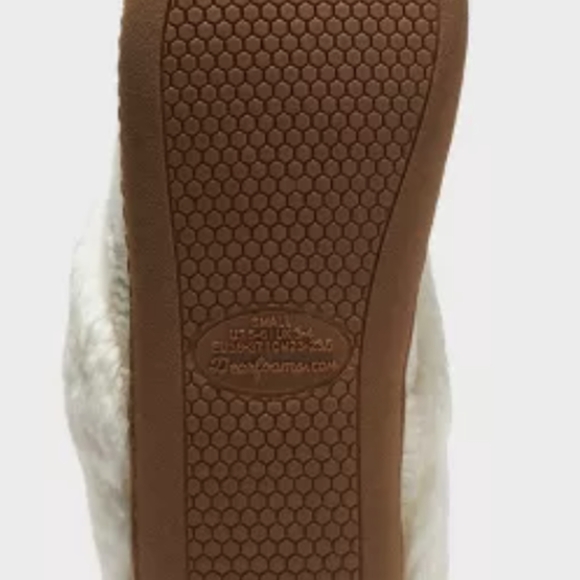 NWOT Deluxe by Dearfoams Women's Cream White Slippers Size L 9-10 - Picture 2 of 4